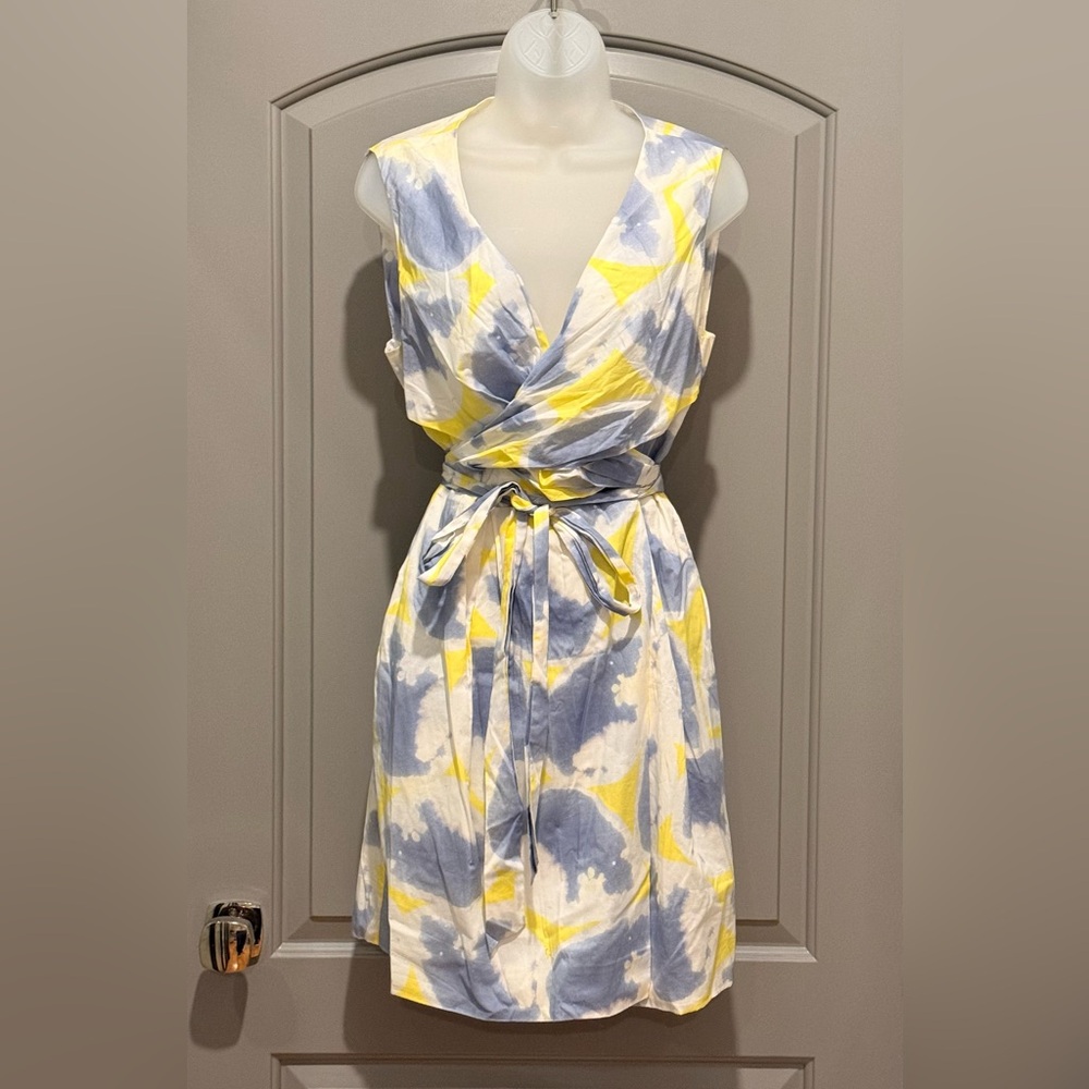 Adorable Diane von Furstenberg Sleeveless Wrap Dress